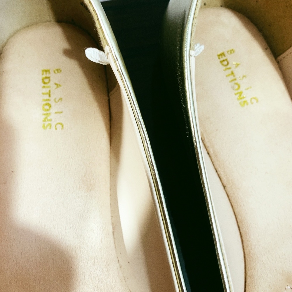 GOLDEN BALLERINAS 9 - Picture 5 of 12